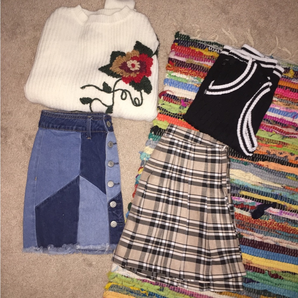 Outfit Bundle: 2 outfits (sz S-M)